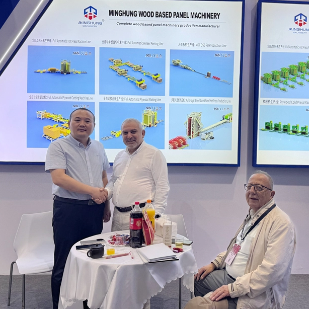 Fuldt hus p&aring; dag &eacute;t! H&oslash;jdepunkterne p&aring; Shanghai International Woodworking Machinery Fair