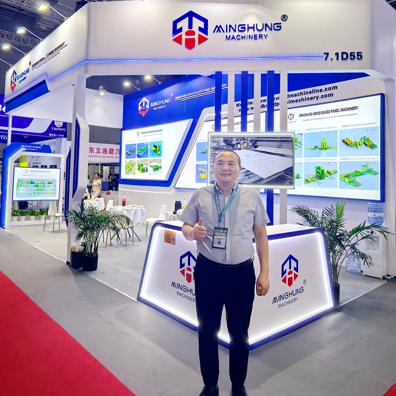 Am ersten Tag der Shanghai WMF besuchten Guararapes aus Brasilien unseren Stand